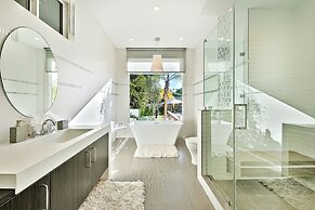 Beverly Hills Luxury Modern Palace