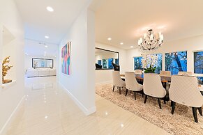 Beverly Hills Luxury Modern Palace