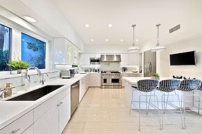 Beverly Hills Luxury Modern Palace