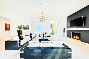 Beverly Hills Luxury Modern Palace
