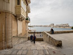 Valletta Holiday Old Theatre Lane