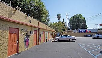 Griffith Park Motel - LA Hollywood Area