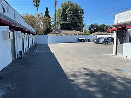 Griffith Park Motel - LA Hollywood Area