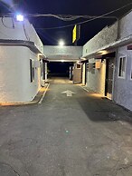 Griffith Park Motel - LA Hollywood Area