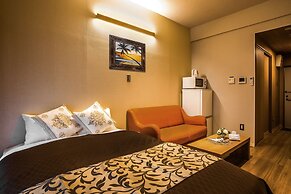 Mr. Kinjo inn D-buil