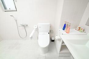 Mr. Kinjo inn D-buil