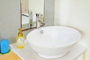 Mr. Kinjo inn D-buil