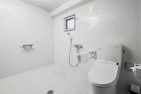 Mr. Kinjo inn D-buil