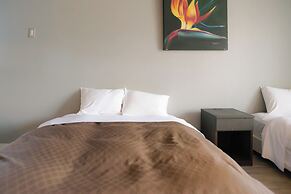 Mr. Kinjo inn D-buil