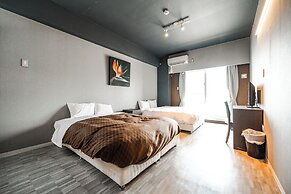 Mr. Kinjo inn D-buil