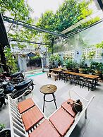 Shark Hotel - Hostel