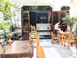 Shark Hotel - Hostel