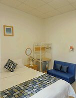 Shark Hotel - Hostel