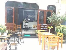 Shark Hotel - Hostel