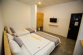 Shark Hotel - Hostel