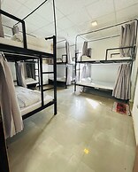 Shark Hotel - Hostel