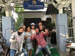 Shark Hotel - Hostel