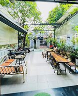 Shark Hotel - Hostel