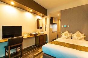 Mr.KINJO in MOTOBU OCEAN TERRACE