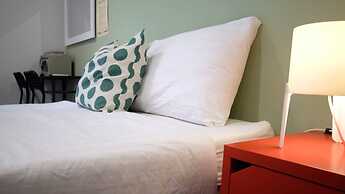 Resort V - MRT Huai Khwang