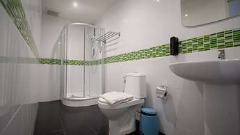 Resort V - MRT Huai Khwang