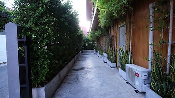 Resort V - MRT Huai Khwang