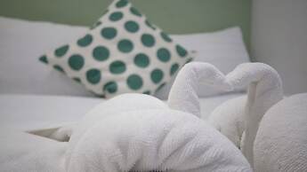 Resort V - MRT Huai Khwang