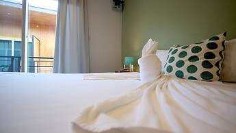 Resort V - MRT Huai Khwang