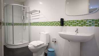 Resort V - MRT Huai Khwang