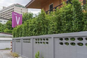 Resort V - MRT Huai Khwang