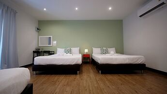 Resort V - MRT Huai Khwang