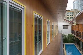 Resort V - MRT Huai Khwang