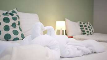 Resort V - MRT Huai Khwang