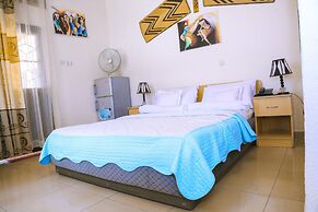 Step Town Hotel