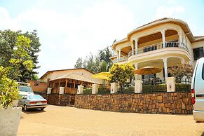 Step Town Hotel
