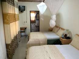 Step Town Hotel