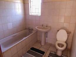 Jojomo Guest House