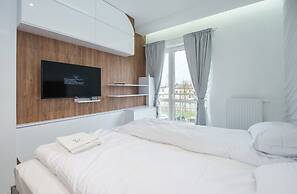 Estate Center Rooms Ilumino