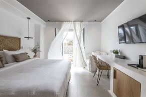 Adorno Beach Hotel & Suites