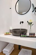 Adorno Beach Hotel & Suites