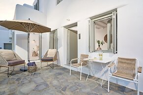 Adorno Beach Hotel & Suites