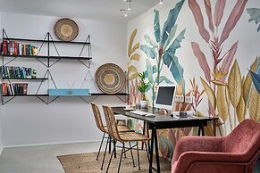 Adorno Beach Hotel & Suites