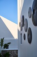 Adorno Beach Hotel & Suites