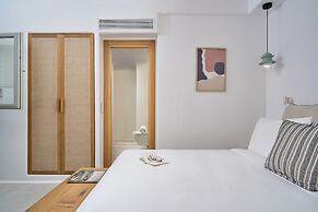 Adorno Beach Hotel & Suites