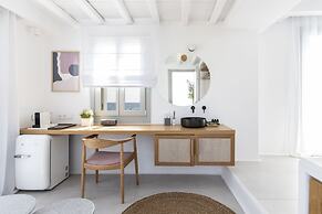 Adorno Beach Hotel & Suites