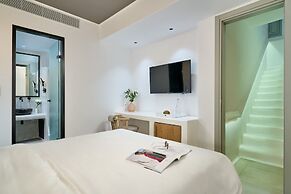 Adorno Beach Hotel & Suites