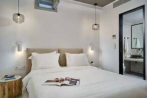 Adorno Beach Hotel & Suites