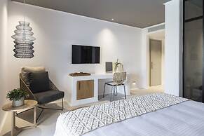 Adorno Beach Hotel & Suites