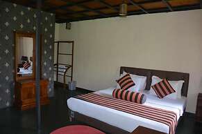 Hill Cool Hotel & Restaurant