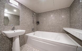 HOTEL YaJa West Gate